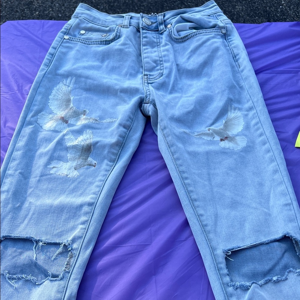 Boohoo Light Blue Jeans with Dove Design